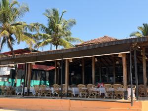 Dunhill Beach Resort