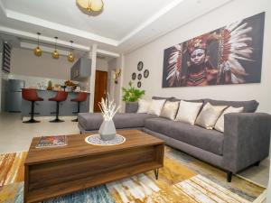 Best Stays Luxury Apartments 2 bedroom - AC, Pool, Beach, Lift