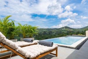 Villa Juloma - The Jewel of the Hill