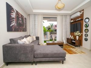 Best Stays Luxury Apartments 2 bedroom - AC, Pool, Beach, Lift