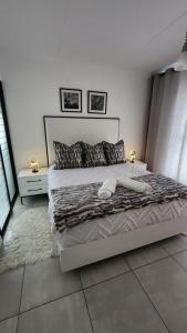 White House At The Blyde Crystal Lagoon