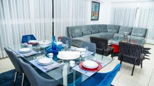 Eclectic 3 levels and 5 bedrooms penthouse