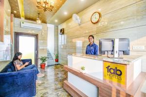 FabHotel 7th Crossing Malviya Nagar
