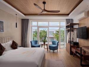 Royal Beach Resort and Residence by EHM