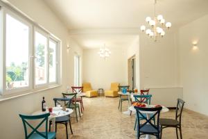 TrullOzio Apartment with Private Jacuzzi & B&B Rooms with Pool