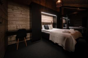 Levi Blackberry B by Aavalevi