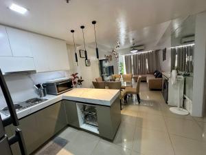 Kathys Crib 2Bedroom MOA View at Shell Residence