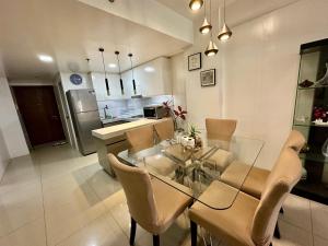 Kathys Crib 2Bedroom MOA View at Shell Residence