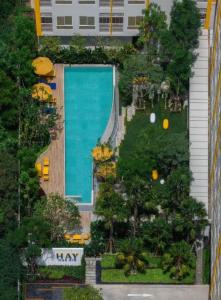 Brand New Beach Condo Huge Pool Tennis & Sunshine 5 min from Beach