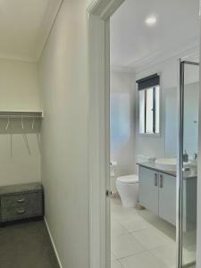 Mahzan on Kilcunda - Ensuite 2