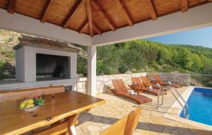 Apartman Mario with pool by Villas Guide