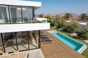 Salty Villa by Aura Collection