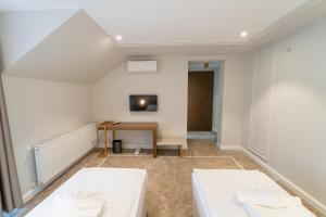 Royal Rooms by Jadore