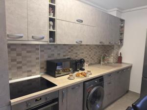 Home away from home - Cozy and Spacious Studio with Balcony