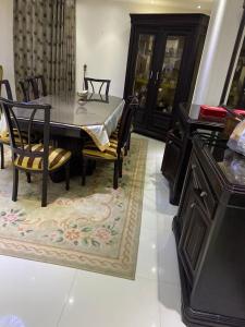 حدائق الاهرام شارع الثروة المعدنيه الرئيسي