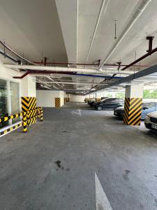 BRP Luxe Condo with Parking and Wifi