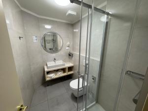 The Golden Wheel Hotel