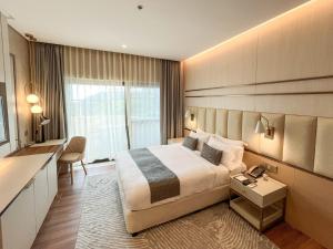 The Lake Hotel Tagaytay