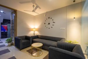 Serviced Apartment near Medanta by BedChambers