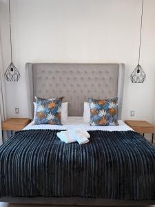 Spacious 1 Bedroom Table Mountain Views