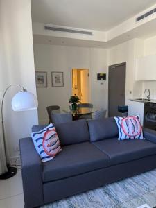 Spacious 1 Bedroom Table Mountain Views