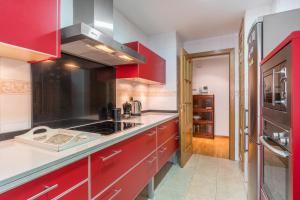 Central, Spacious Parking