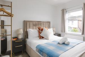 Luxurious 3 Bedroom Home in Belfasts Trendy Lisburn Road Sleeps 6 Modern & Spacious