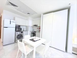 Panoramic Burj Khalifa and Canal View