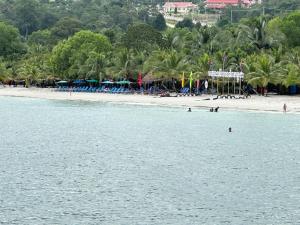 Koh Rong Beach Hostel and Bungalows