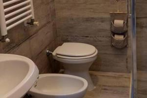 Villa - Sleeps 8 - Patio - Garden - Parking