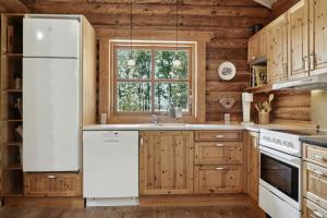 Nordic Log Cabin With Views Over The Fields