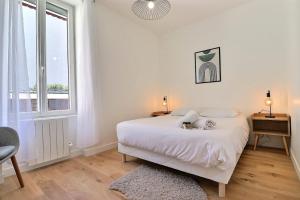 Beautiful renovated two-bedroom apartment - Villeurbanne