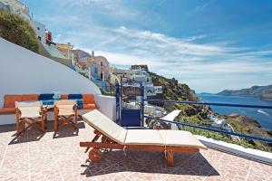 YANNIS and EFI CAVE HOUSE-SUNSET-