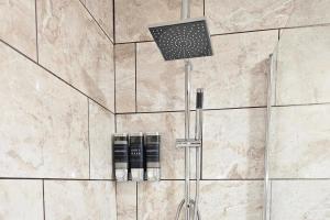 London Chic Apt great location free parking