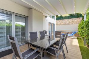 Luxurious villa with heated pool and rooftop jacuzzi