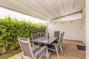 Luxurious villa with heated pool and rooftop jacuzzi