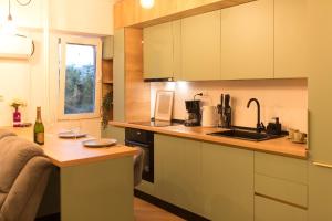 Bright City Studio with Balcony in Bucharest