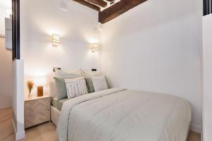 Parisian Gem with Stunning View