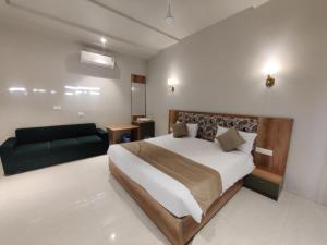 Infinity Hotel & Resort, Chikani , Alwar