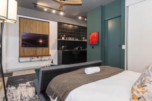 The Duke Stylish Studio- Balcony Rooftop Pool