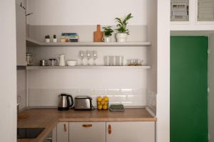 Aviatiei Park new building design apartment with free parking