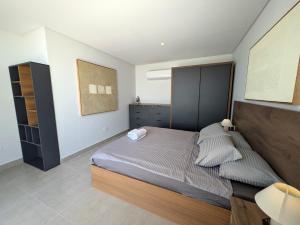 Stunning Penthouse Seaview Apt in Mesca, Somabay