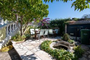 Apartment Veli Rat 438b