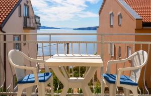 Charm Apartment by Villas Guide