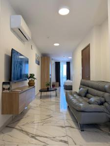 1 Bedroom Exclusive Penthouse - By HostMT