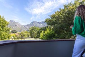 Stylish 2 Bed Apartment in Trendy Tamboerskloof