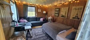 Gårdshytte med lavvu, hund tillatt, sauna