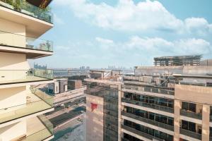 Deluxe Binghatti Suites by Hostiva - Burj View