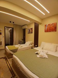 Pyramids View & GEM view Boutique