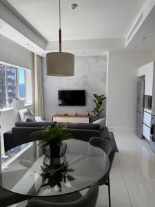 Upmarket 1 Bedroom City Views